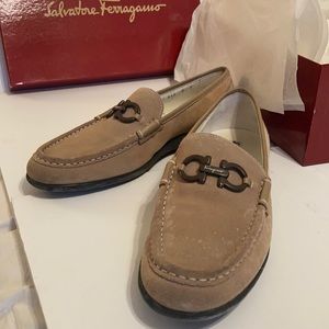 Salvatore Ferragamo suede driving shoes size 9b